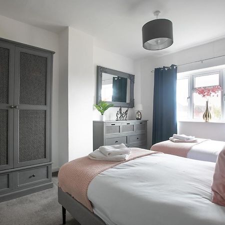 Ludlow Drive 3 Bed Contractor Family Town House In מלטון מובריי מראה חיצוני תמונה