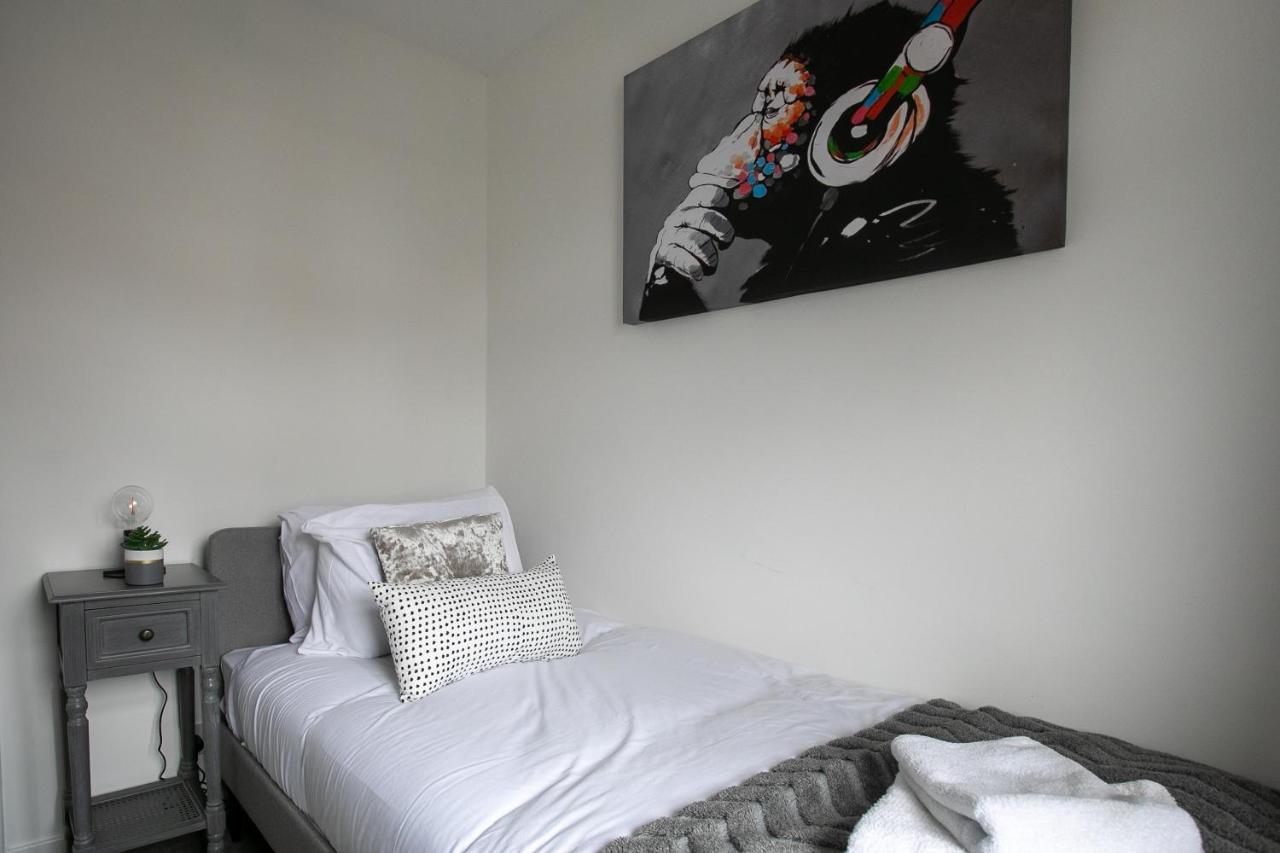 Ludlow Drive 3 Bed Contractor Family Town House In מלטון מובריי מראה חיצוני תמונה